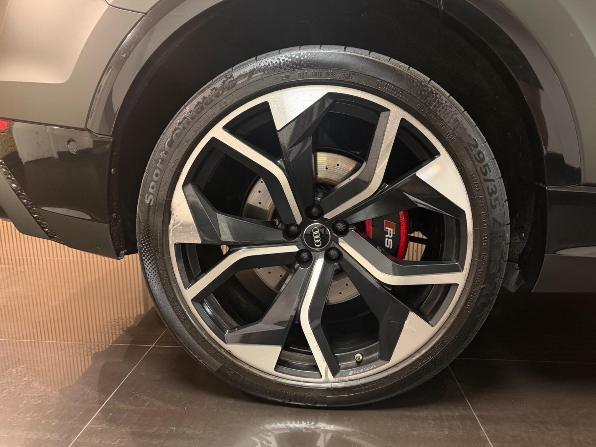 Audi RSQ8